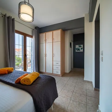 Helen's & 3* Skala (Kefalonia)