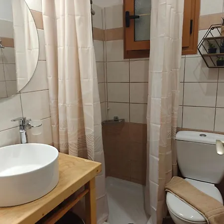 Helen's & 3* Skala (Kefalonia)